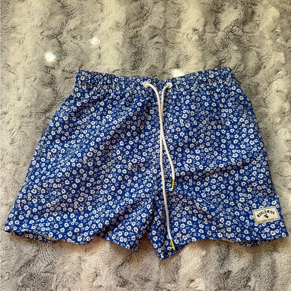 men’s swim trunks